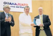  ?? Ramírez ?? Luis Ernesto Ayala, alcalde de León; Miguel Márquez, gobernador; y Javier de la Fuente Hernández, ex director de la ENES./Omar