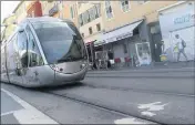  ?? (Photo archives Patrice Lapoirie) ?? Le système de freinage du tram de Nice est au coeur du procès. (Photo Frantz Bouton)