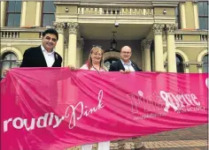  ?? Picture: EUGENE COETZEE ?? HELPING HANDS: Showing off the PinkDrive banner are, from left, Nelson Mandela Stars T20 franchise owner Ajay Sethi, PinkDrive chief executive Noelene Kotschan and mayor Athol Trollip