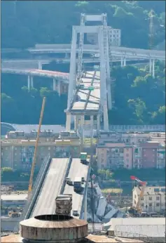  ??  ?? TRAGEDIA . 38 víctimas en el derrumbe del puente Morandi.