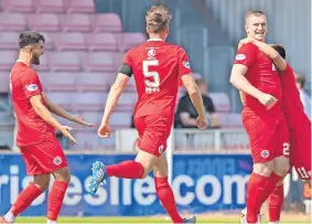  ?? ?? Strike Dylan Mackin (right) equalised for Stirling