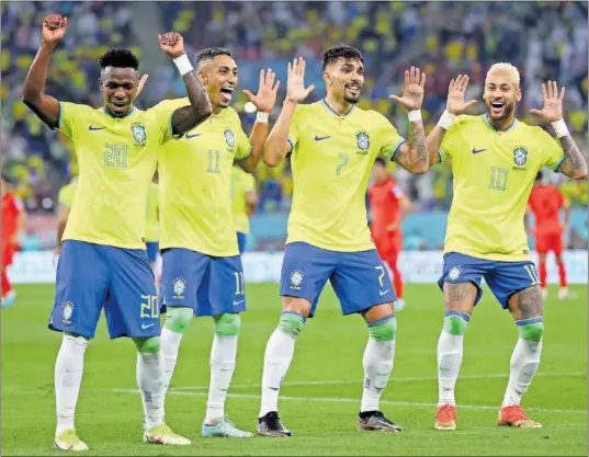  ?? ?? Vinicius, Raphinha, Paquetá y Neymar celebran uno de los cuatro goles de Brasil contra Corea del Sur.