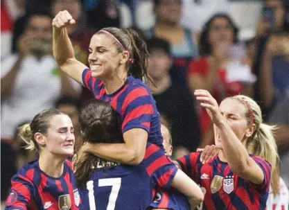  ?? FOTO: LEHTIKUVA / AFP / JULIO CESAR AGUILAR ?? ■ USA:s fixstjärna Alex Morgan fick jubla i VM senast.