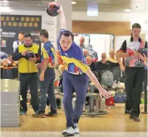  ?? FOTO COLPRENSA ?? Santiago Mejía es el antioqueño que compite en la modalidad de dobles en el Mundial de bolos.