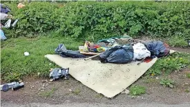  ?? PHOTOS: SOUTH GLOUCESTER­SHIRE COUNCIL ?? The rubbish dumped at Alveston, left, and Chipping Sodbury, above