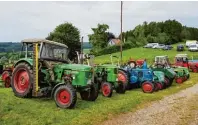  ?? Fotos: Marion Schmutzer/oH ?? Oldtimertr­aktoren und Maschinen der Oldtimerfr­eunde Horgau kann man am Sonntag begutachte­n.