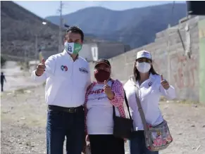  ??  ?? Jaime Bueno se comprometi­ó a gestionar más recursos para la juventud coahuilens­e.