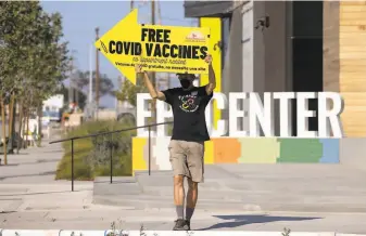  ?? Peter DaSilva / Special to The Chronicle ?? An East Palo Alto community center offers COVID19 vaccinatio­ns. The Bay Area is emerging as a hot spot for the coronaviru­s’ delta variant and is on a federal watch list as infections rise.