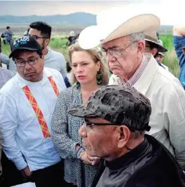  ??  ?? RECORRIDO. Javier Jiménez Espriú estuvo ayer en Texcoco.