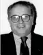  ?? ?? Il padre regista Tonino Cervi, (1929-2002): tra i suoi film «Ritratto di borghesia in nero» con Ornella Muti e «L’avaro» con Alberto Sordi. Fu anche produttore