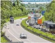  ?? FOTO: ARCHIV/ CF ?? Auf der A 96 wird ab Montag die Fahrbahn erneuert. zwischen Sigmarszel­l und Lindau.