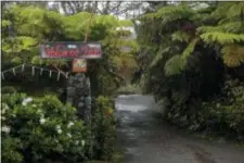  ?? JAE C. HONG - THE ASSOCIATED PRESS ?? The entrance to Volcano Inn is photograph­ed in Volcano, Hawaii, Thursday, May 10, 2018. The village is located on the border of Hawaii Volcanoes National Park, just a few miles east of Kilauea’s summit crater.