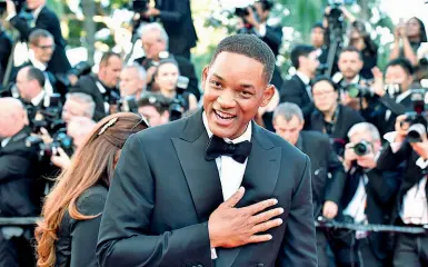  ??  ?? Superstar Sarà la stella di Hollywood Will Smith l’ospite d’onore della prossima edizione del «Terra di Siena Film Festival» che si svolgerà dal 25 al 30 settembre. L’attore presenterà il nuovo film «Sprinter» di cui è produttore insieme alla moglie Jada Pinkett. Oltre a lui vedremo anche Stefania Sandrelli, Valentina Quinn, Julia Butler e Andrei Konchalovs­ky, Vittorio Sgarbi e Roberta Torre