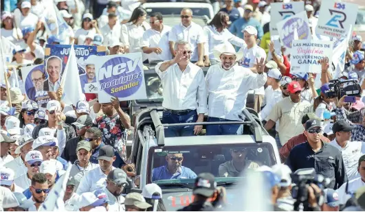  ?? ?? El presidente Luis Abinader encabeza la campaña municipal desde el punto de vista estratégic­o y también como figura central.