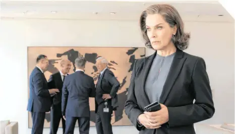  ?? FOTO: CHRISTIAN LÜDEKE/ZDF ?? Nach wie vor skrupellos: Bankerin Christelle Leblanc, gespielt von Désirée Nosbusch.
