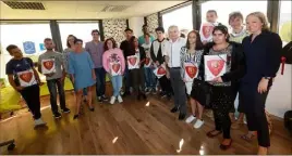  ?? (Photo Laurent Martinat) ?? Une partie des bénéficiai­res de la « Garantie jeunes », réunis hier matin dans les locaux de la mission locale.