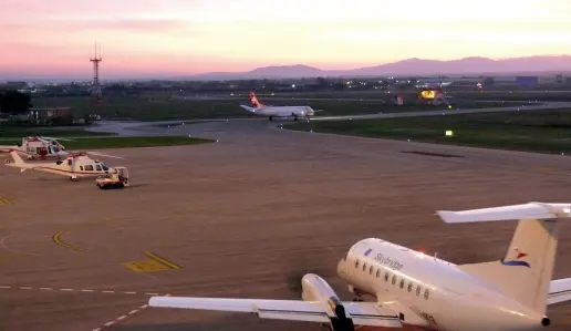  ??  ?? Rotte La società Aeroporti di Puglia ha raccolto i frutti anche dopo l’attivazion­e di nuove rotte tra marzo e l’inizio di giugno