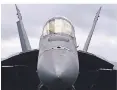  ?? FOTO: DPA ?? Ein F-18-Kampfflugz­eug auf einem Flugzeugtr­äger der USA.