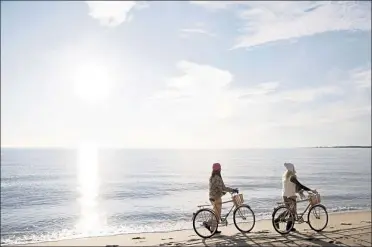  ?? GETTY IMAGES ?? An autumn bike ride on Cape Cod