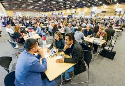  ?? FOTO ?? Unas 10.000 citas de negocios se realizan en la Macrorrued­a 65, que culmina hoy en Corferias (Bogotá). Se destaca la oferta colombiana en productos de agroindust­ria.