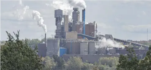  ?? ANDREW VAUGHAN / THE CANADIAN PRESS FILES ?? The Northern Pulp Nova Scotia Corporatio­n mill is being accused of going too far in its response to critics.