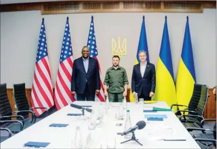  ?? US DEPARTMENT OF DEFENSE/AFP ?? US Department of Defense, Secretary of Defense Lloyd Austin (left) and Secretary of State Antony Blinken (right) meet with Ukrainian President Volodymyr Zelensky on Sunday in Kyiv, Ukraine.