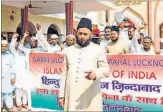  ?? A demonstrat­ion in front of the Aishbagh Eidgah expressing solidarity with the army’s surgical strike in PoK. Maulana Khalid Rashid Farangi Mahali (in front) was also present. ?? ASHOK DUTTA/HT