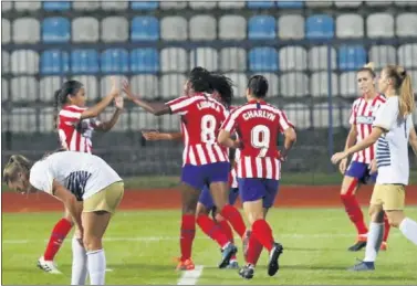  ??  ?? PRIMER GOL. La brasileña Ludmila celebra su diana con la colombiana Leicy Santos.