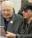  ?? Foto: Markov,Deutsche Botschaft Moskau, dpa ?? Klaus Meine mit Michail Gorbatscho­w.