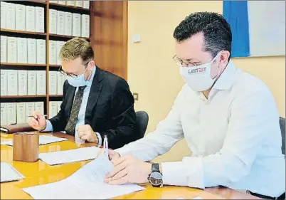  ?? LV ?? Staffan Schüberg (Esteve) y Joan Parra (Leitat) en la firma del acuerdo