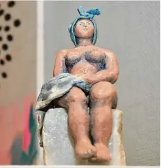  ?? Foto: Andreas Lode ?? „Montag ist Badetag“von Christine Märkel ist eines der Werke, die in der Rathaus ausstellun­g zu sehen sind.