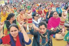  ?? HT FILE ?? Members of Sanjha Morcha Teachers’ Union, Punjab, holding a protest against the state government in Patiala.