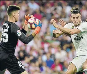  ?? FOTO: AP ?? Unai, una pesadilla para los blancos El meta del Athletic dio todo un recital de paradas