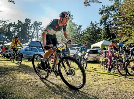  ?? PHOTO: LUZ ZUNIGA/FAIRFAX NZ ?? Solo men’s winner Henry Jaine in action during the six hour mid-winter breakout at Rabbit Island on Sunday.