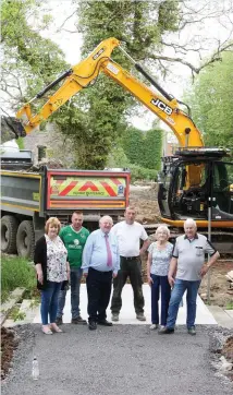  ??  ?? ( L- R), Debbie Cawley, Kevin Muldoon, Eaman Scanlon TD, John Lavin, Patsy Cawley and Jimmy Cawley at new walkway.