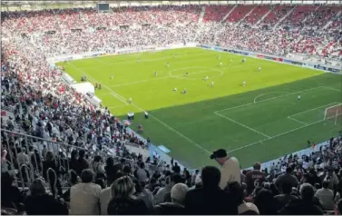  ??  ?? MOVIMIENTO. Peñas, Accionista­s, Torregrosa y Tornel podrían aunar fuerzas para salvar al Real Murcia.