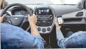  ??  ?? Stay connected: The 7-inch touchscree­n MyLink Infotainme­nt System