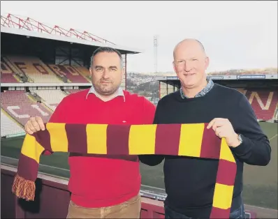  ??  ?? New Bradford City manager Simon Grayson is unveiled, alongside chairman Edin Rahic, at Valley Parade.