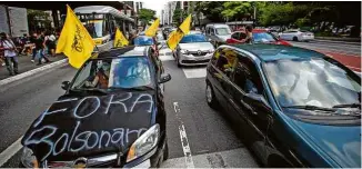  ?? Zanone Fraissat/Folhapress ?? Na Paulista, as carreatas de protesto que partiram de vários pontos