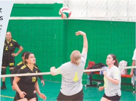  ?? FOTO: AGENCIA REFORMA FOTO: PASCUAL MACEIRA ?? REMONTADA. Platino Jassá tuvo que venir de atrás para derrotar en tres sets a Vamos Eh! en la Segunda Fuerza de la Liga Leonesa de Voleibol.