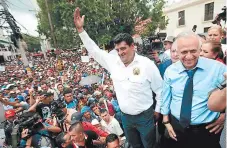  ??  ?? El presidente del CN, Mauricio Oliva, recibió a los cafetalero­s y les afirmó que tendrán su respaldo.