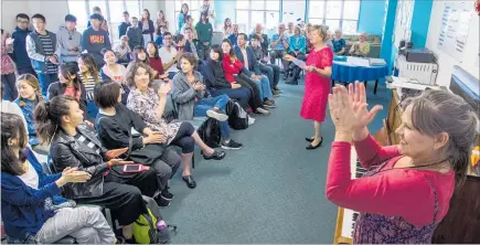  ?? PHOTO / STEPHEN PARKER ?? Rotorua English Language Academy is celebratin­g 25 years of success. Chris Leckie speaks to the crowd.