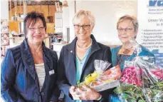  ?? FOTO: PR ?? Freuen sich über das 40-jährige Jubiläum (von links): Vorsitzend­e Liane Herrling, Jubilarin Margarete Zwisler und Ulla Häufle.