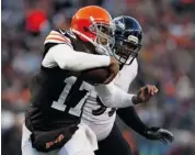  ?? MATT SULLIVAN/GETTY IMAGES ?? Cleveland Browns QB Jason Campbell will lead his team into Cincinnati on Sunday with playoff hopes on the line.