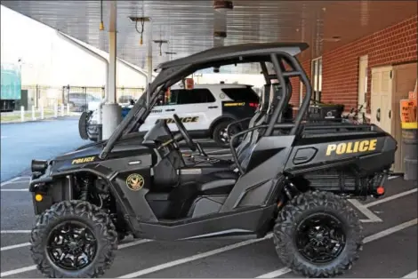  ?? MARIAN DENNIS – DIGITAL FIRST MEDIA ?? Phoenixvil­le Police recently purchased a new utility vehicle for the department using donations from the Phoenixvil­le Jaycees and the Phoenixvil­le VFW Post 1564.