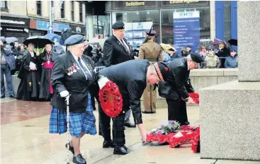  ??  ?? Lest we forgetVete­rans are poised to commemorat­e the D-Day landings