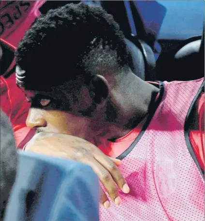  ?? FOTO: PEP MORATA ?? Ousmane Dembélé, 21 años, vio todo el partido contra el Inter desde el banquillo y ni tan siquiera salió a calentar