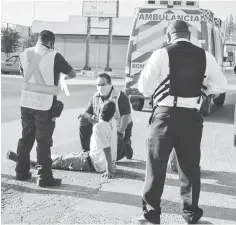  ??  ?? Mínimas. Las lesiones que sufrió el ciclista tras ser impactado por un vehículo fueron leves y no ameritaron su traslado a un hospital.