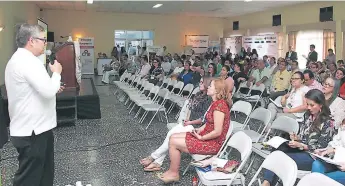  ?? FOTO: J. GONZÁLEZ ?? CONOCIMIEN­TOS. Al simposio, que inició ayer, asistieron más de 250 personas.