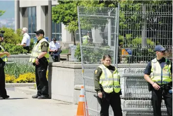  ?? PHOTO D’ARCHIVES, STEVENS LEBLANC ?? Les policiers du SPVQ ont été sollicités beaucoup plus en 2017 pour gérer la circulatio­n.